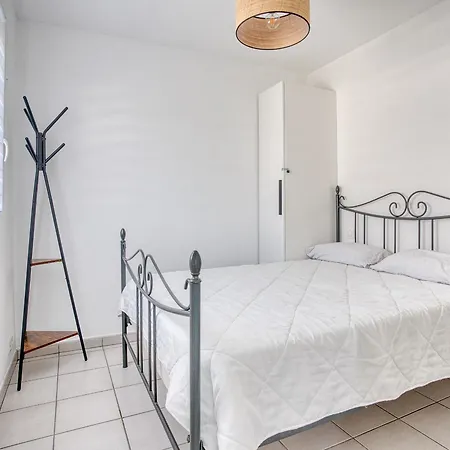 T2 Avec Terrasse, Climatisation Et Wifi - Quartier Résidentiel à - Fr-1-521-217 Apartamento *